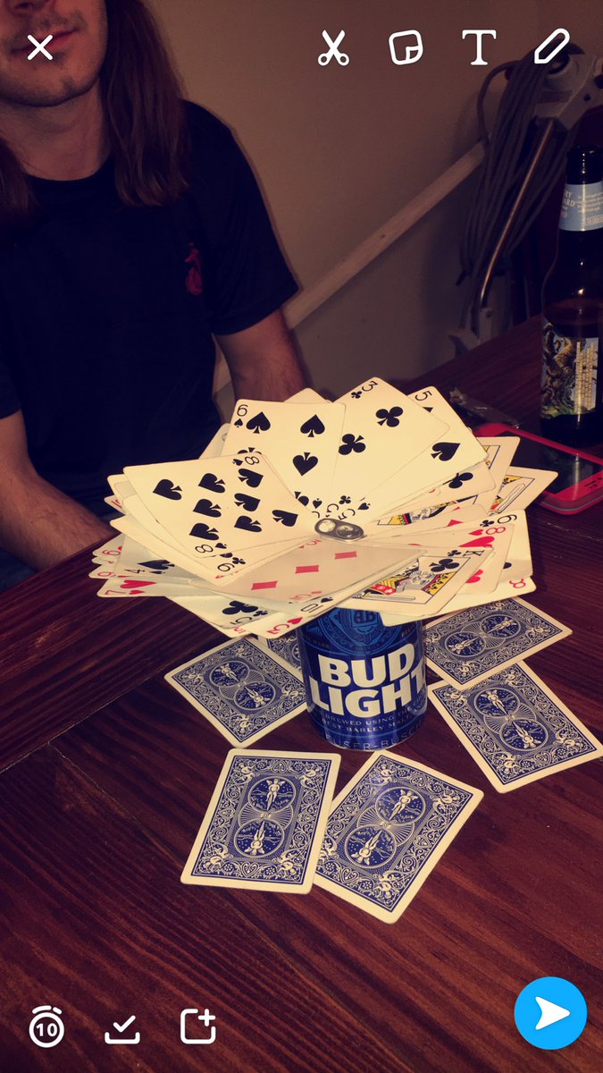 raulmartini19's tweet photo. Umm bud light we need our money back it's not busting 🤔🤔🤔 https://t.co/5jgRN8XVJA