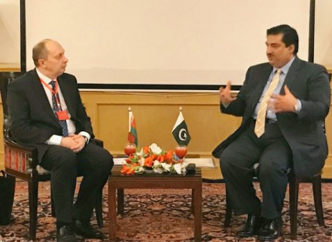 RadioPakistan's tweet photo. Karachi: Commerce Minister @kdastgirkhan in a meeting with Co-Chair of #PakBelarus Joint Ministerial Commission, Vitaly Vovk. https://t.co/3w63du7aqd