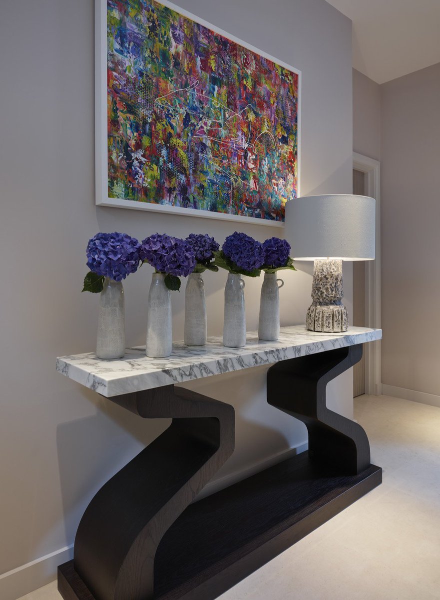 A Side Order 

#furniture #console #table #interiors #design #interiordesign #flowers #instapic #instahome #home #homeinspo