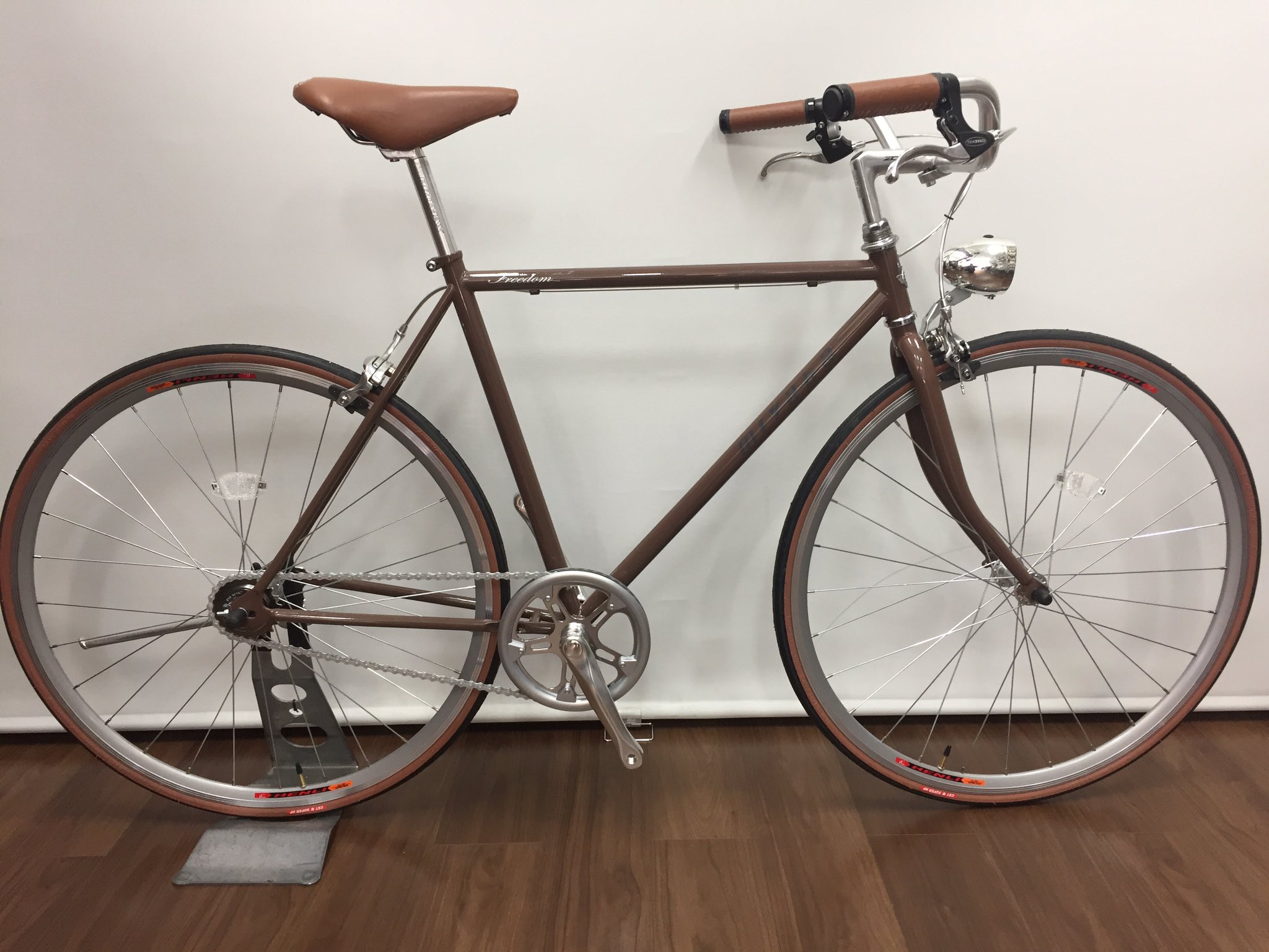 サイクルショップカンザキ菅原本店 בטוויטר ミヤタは試乗車だけでなく特価品もありますよ このフリーダムレグはノースロードバーを採用し フロントもリアもシングルギヤのオシャレな街乗りモデル 砲弾型ライトは当店だけのオリジナル仕様です