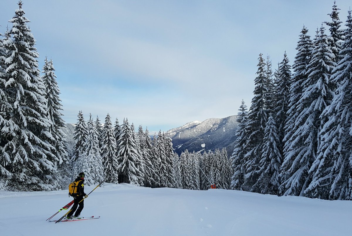 What a cool experience skiing with the snow patrol for the first run of the day #morzine #portesdusoleil France #travel