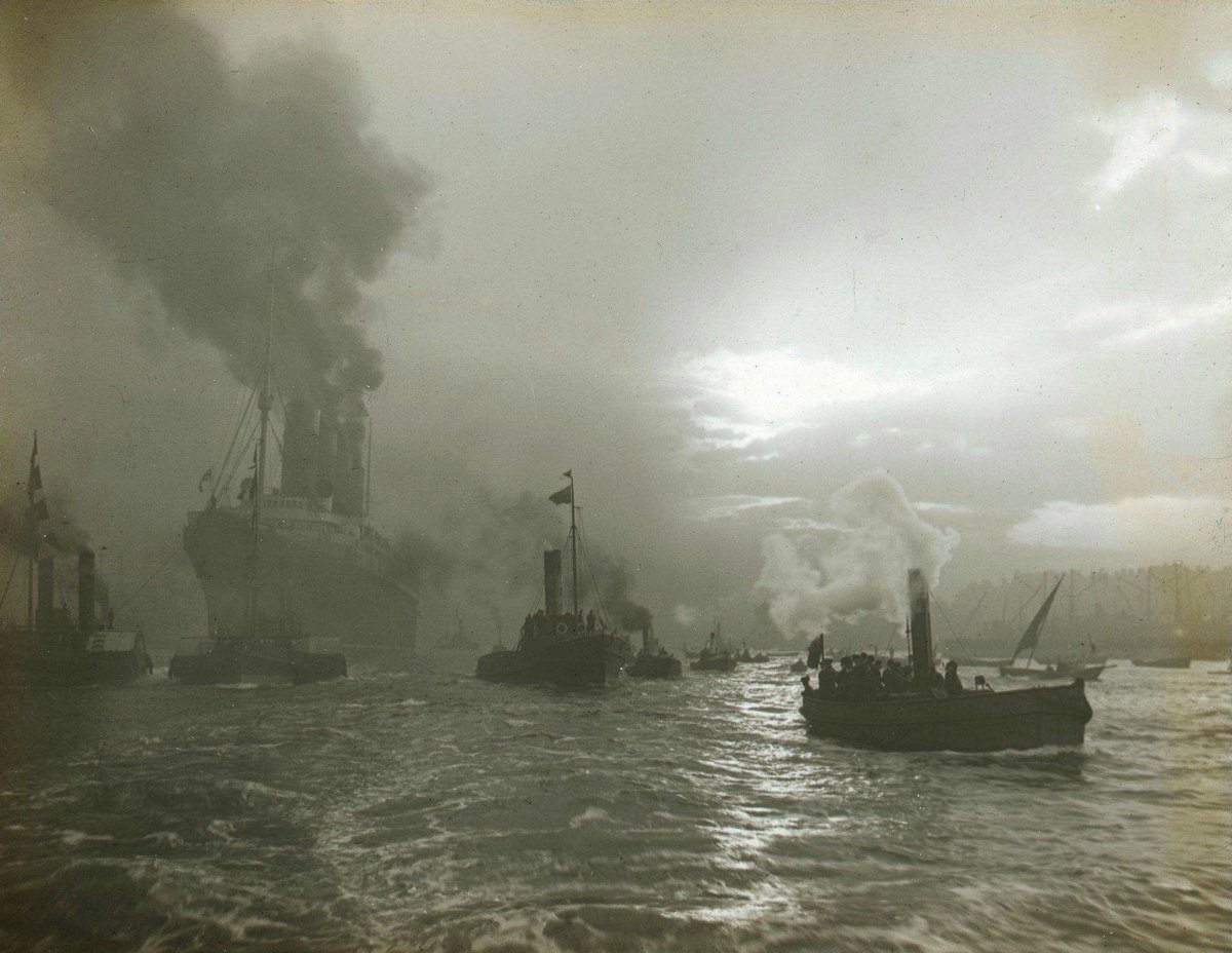 Ref. 2030 - The RMS Mauretania leaving the Tyne, 1906, Edgar G. Lee - bit.ly/2ngRtcf