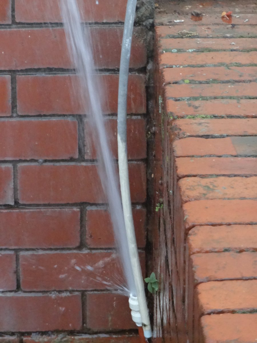 AlexJeffreySC's tweet photo. Huge water loss today in Currie Rd due to incompetent restrictor installation &amp; daily water cutoff pressure changes @meyermartinsa https://t.co/nMpGMX9Kbq