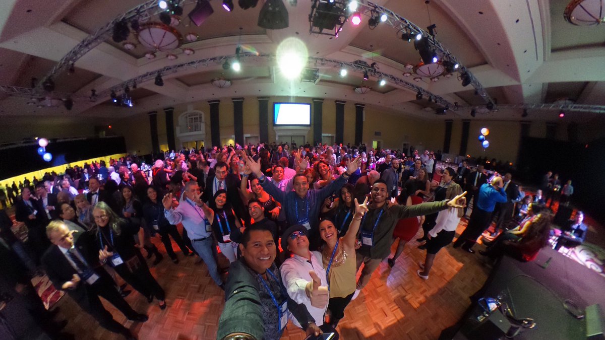 WEMEImedia's tweet photo. PDAC FINALE SHOW! @the_PDAC @FairmontRYH @pingotv @WeMeiTV #PDAC2017 #lepingo #toronto https://t.co/wI8kJS1NOJ