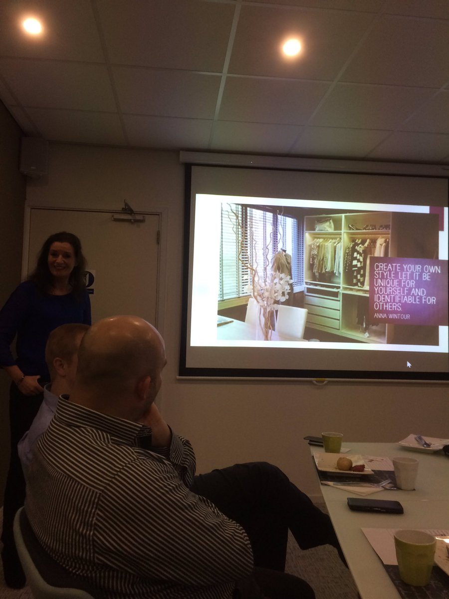 DingavanD's tweet photo. Presentatie just your style voor #o2gh bij @MeetINoffice_NL https://t.co/mf6i9bGajW