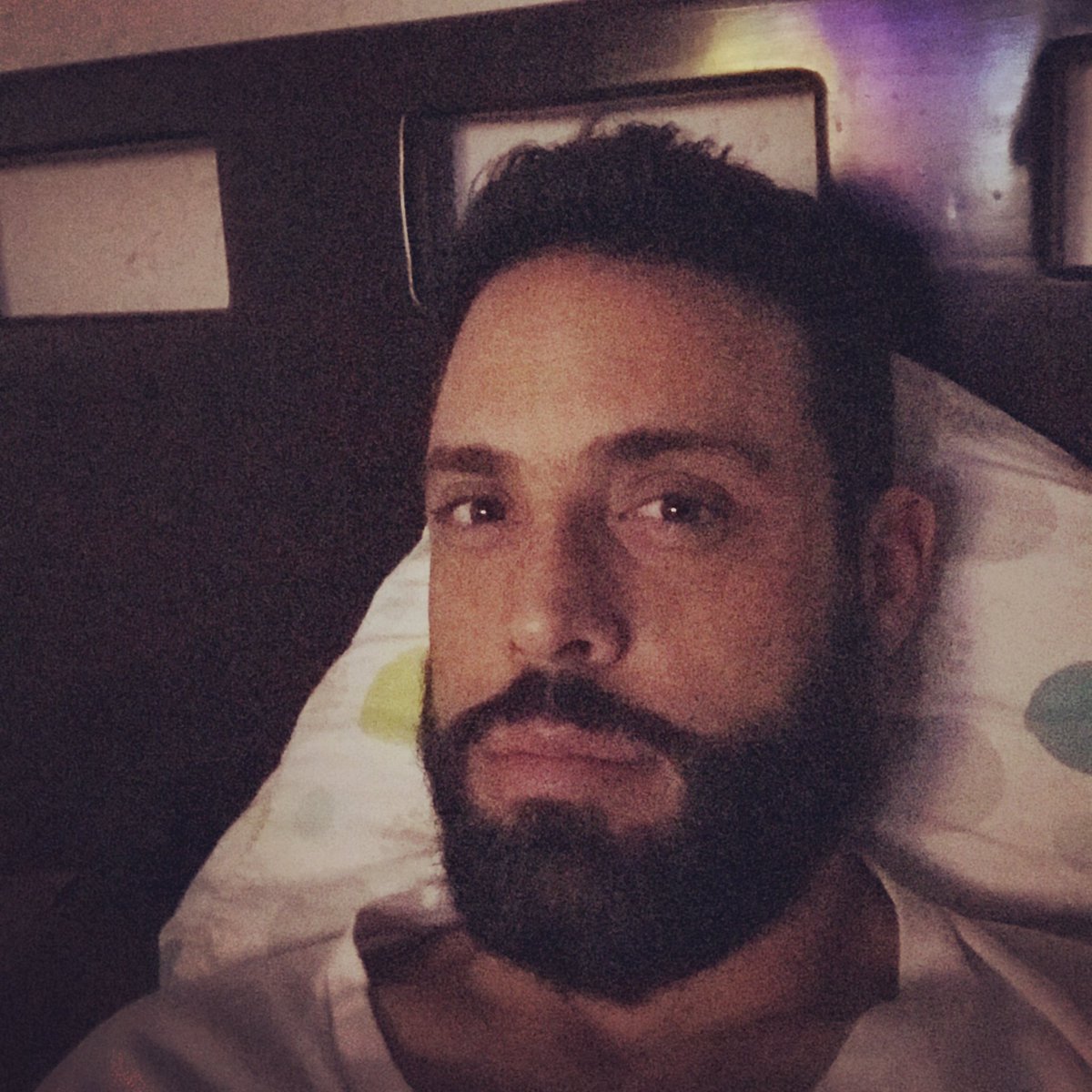 albertoagnesi's tweet photo. Insomnio..... la mejor hora para crear es la soledad de una cama con el silencio de la noche.... 🎥 https://t.co/EamWqDcPqO