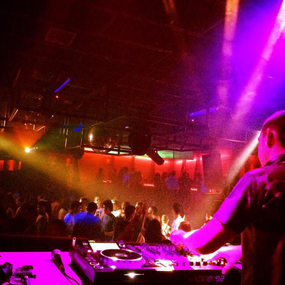 PeterNightdj's tweet photo. Feliz día del #Dj compañeros !
#diainternacionaldeldj #diaDelDj #house #techno #techhouse #deepHouse #ibiza #barcelona https://t.co/0cupjscxne