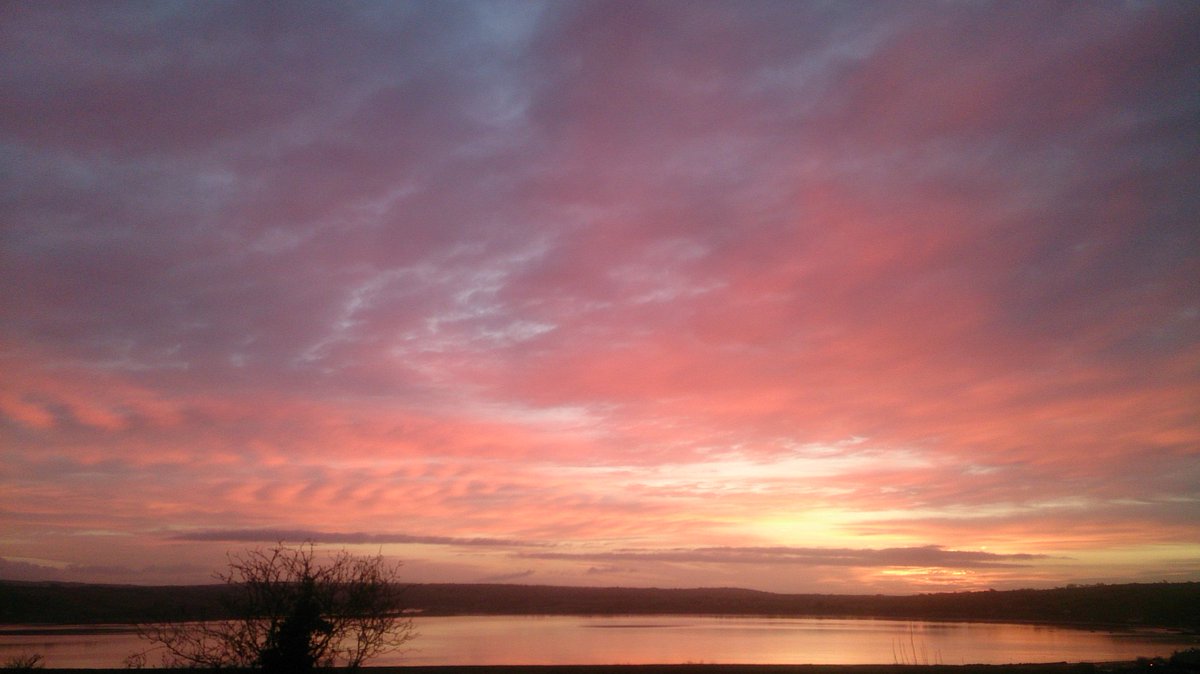 Lovely atmospheric sky just before daybreak over #Youghal bay this morning.  #earlyriser