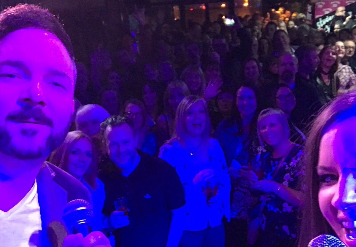 HitsSWalesNews's tweet photo. Were you at the secret @texastheband gig last night? Send us your photos!
#WaveSelfie alert with Leigh, Claire, Badger, and Siany. https://t.co/OE6GQp52cW