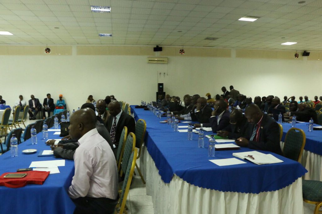 cndiBurundi's tweet photo. #Burundi #Celexon tout est prêt pour #BurundiDialogue, les parlementaires s'installent https://t.co/HRDrQUCveQ