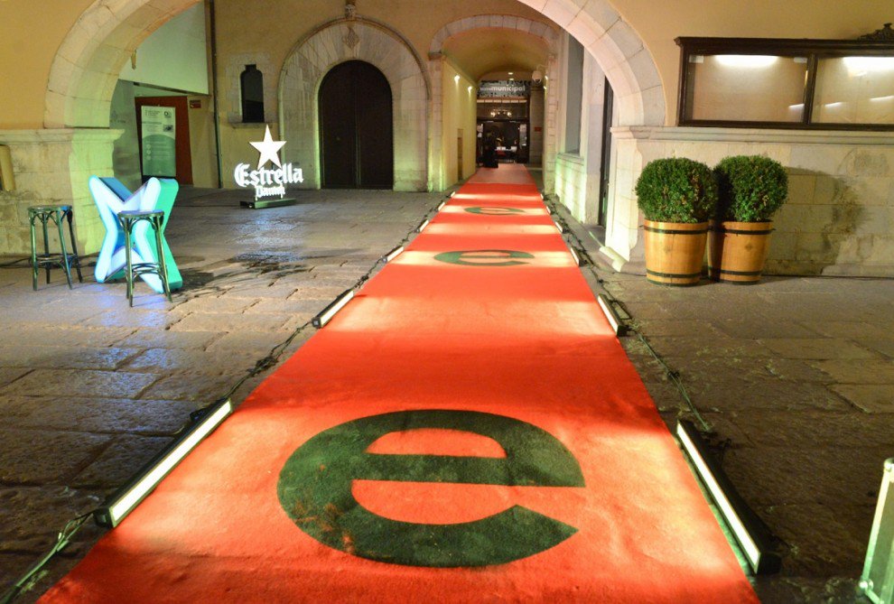 Tot el que has de saber sobre la gala dels #PremisEnderrock 2017. Ja són aquí!

enderrock.cat/noticia/14583/…