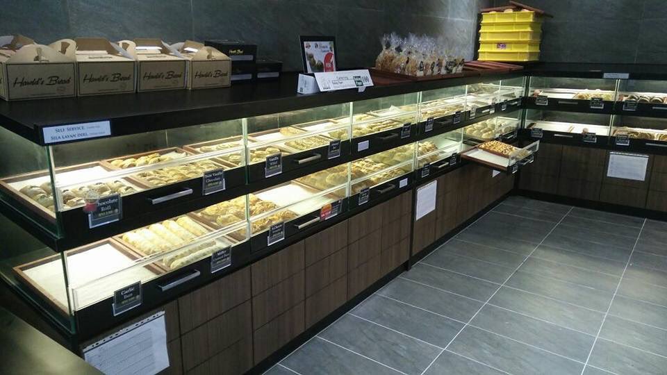 MydinMalaysia's tweet photo. Drop by for freshly baked choices at Harold's Bakery.Just opened at MYDIN MiTC Melaka.Let's !😋
#HaroldsBread #MYDINMiTC #MYDIN #MYDIN60Years https://t.co/qXGTMtGav7