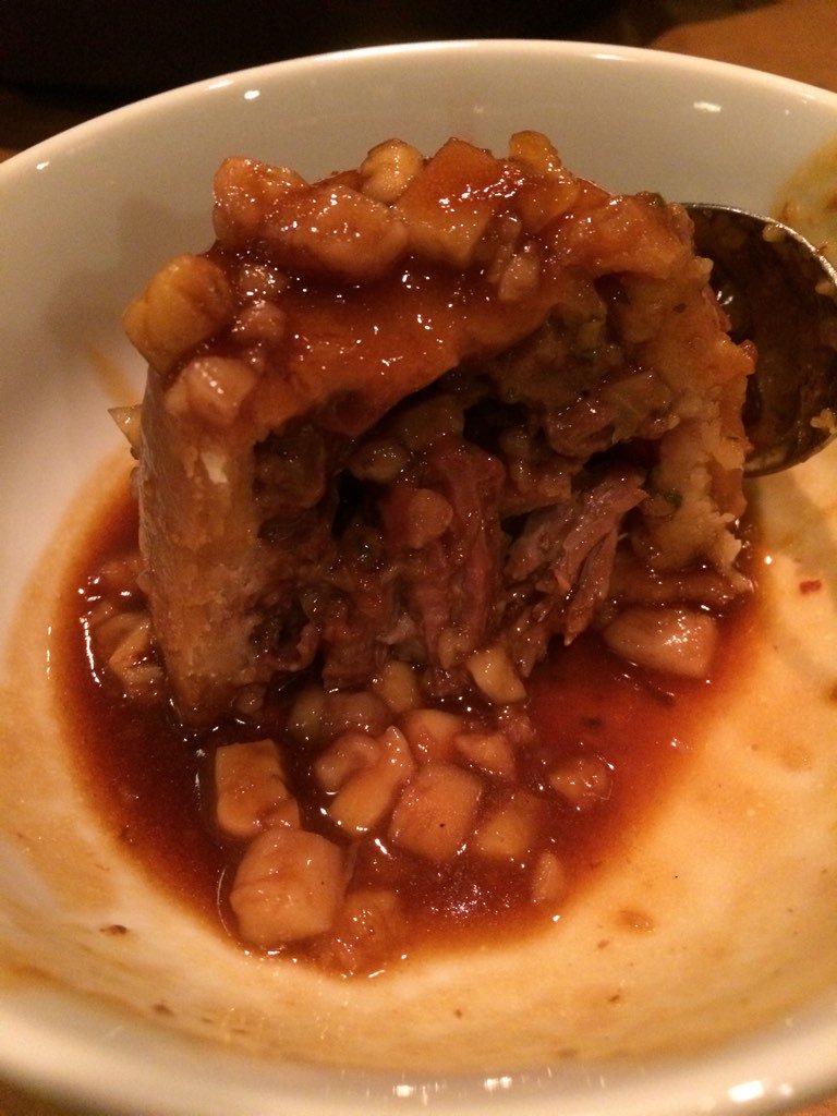 jennylinford's tweet photo. Array of side dishes inc rich, succulent Ox Cheek + Tail Pudding @RichardHTurner @HawksmoorLondon #Prime #BeefFeast https://t.co/ki5V7saBys