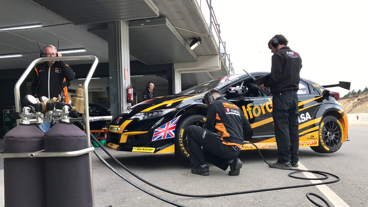 hondaracingbtcc's tweet photo. Start your engines ... We're exactly 7 days away from the 2017 #BTCC launch day! #BTCCiscoming with @gordonshedden and @MattNealRacing. https://t.co/b3OlZ2cYtB