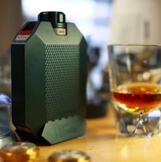 WDoINeedTLearn's tweet photo. TechCrunch: The Macallan x Urwerk Flask is $2,000 worth of high-tech boozing https://t.co/Ig5Fhy9SeK https://t.co/CusCJiKsht