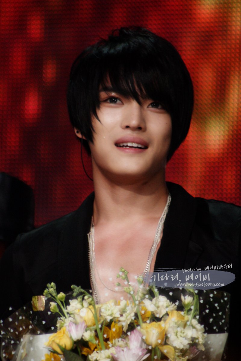 kimjaejoongnet's tweet photo. 🎊🎉이날진짜 매일리즈지만 더 특급리즈day 💐🌸🌺👍👍(+081107 뮤직뱅크) #kimjaejoong #김재중 #金在中 #ジェジュン https://t.co/eg65OtGJS6