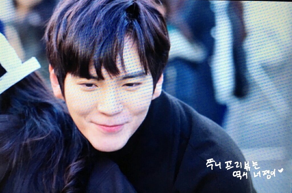 ITSYOU_1116's tweet photo. 170309 홍대 V앱 프리뷰
이얼굴 이몸매로 프리허그라니🙈
#매드타운 #허준 #쭈니하트
#MADTOWN #HEOJUN https://t.co/4r4lTopsT2