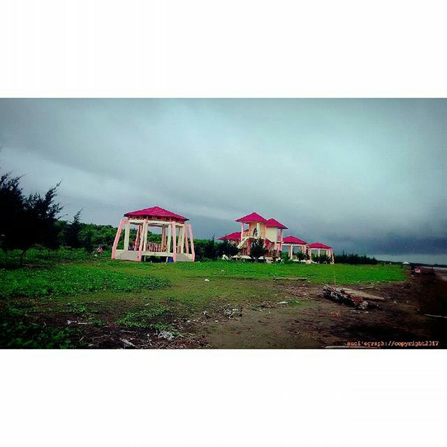kotaindramayu's tweet photo. Jagalah kelestarian Alam .
Loc : Pantai Karangsong indramayu | IG: sucipirwanty #picIMY https://t.co/aLYLRPBDaO