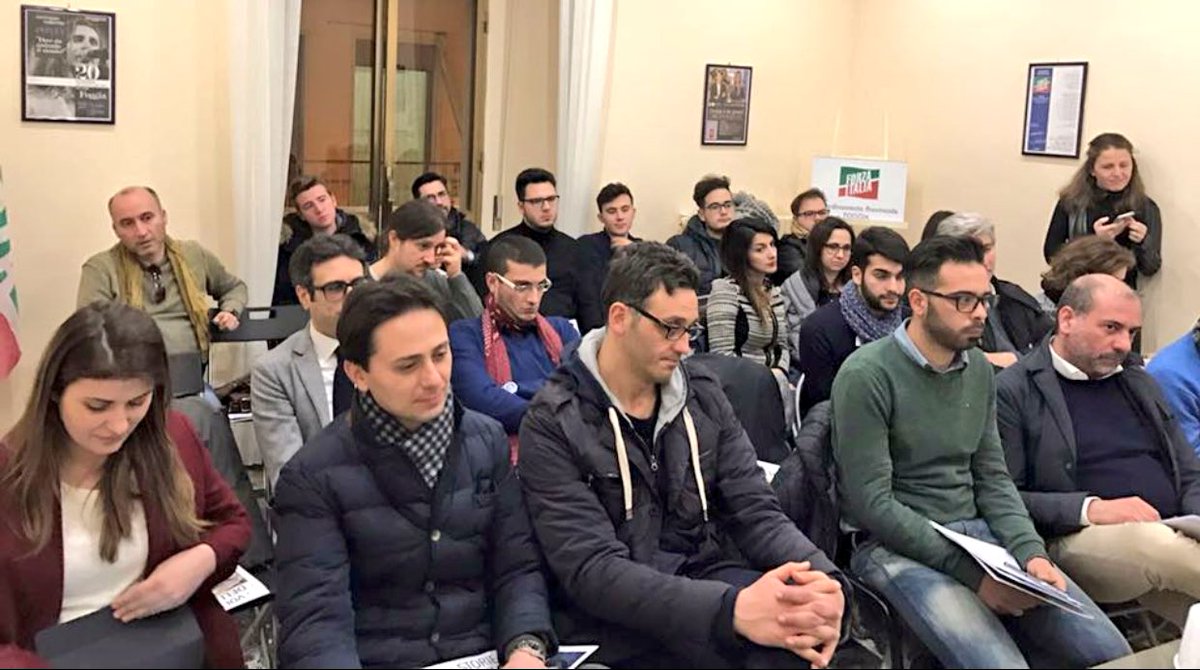 fi_giovani's tweet photo. #Noncifermiamomai da #Como a #Milano a #Foggia in campo tantissime iniziative sul #Territorio! #NoiConSilvio @AngieCalabria @FI_Online_ https://t.co/2Fxg4oSXvR