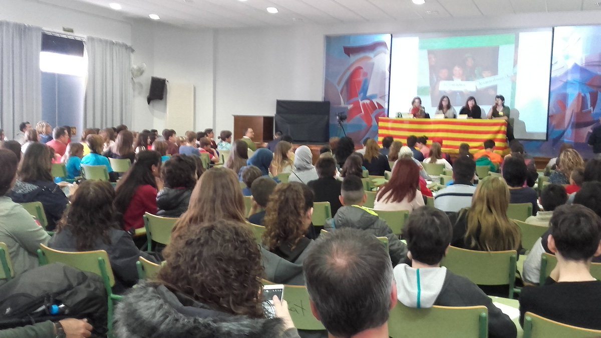 GW_Ulldecona's tweet photo. Donem la benvinguda. Quin goig tanta gent!#escolesverdes TTEE https://t.co/RzRuR5FUwk
