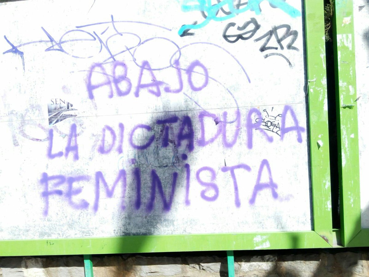 artillera's tweet photo. Hoy en huesca pintadas machistas #huescafeminista #DiaInternacionalDeLaMujer #NiUnaMenos  #MachismoMata https://t.co/SA6NxETyFe