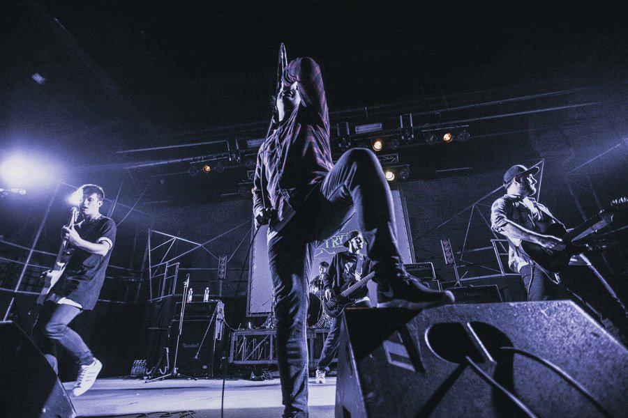 TryLyingAwake's tweet photo. Big Love Fest'17 18/02 at Bingo Club in Kiev
#trylyingawake #metalcore #ua #Kiev https://t.co/UEKR71RDM8