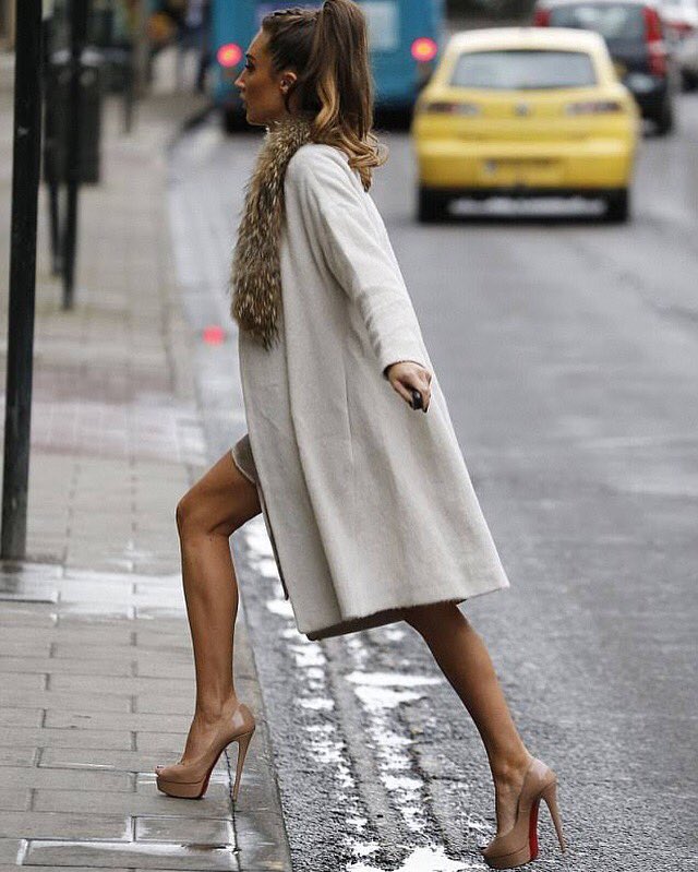 Megan_Mckenna_'s tweet photo. Walking into Thursday like 👋🏼 https://t.co/IcImokIwAD