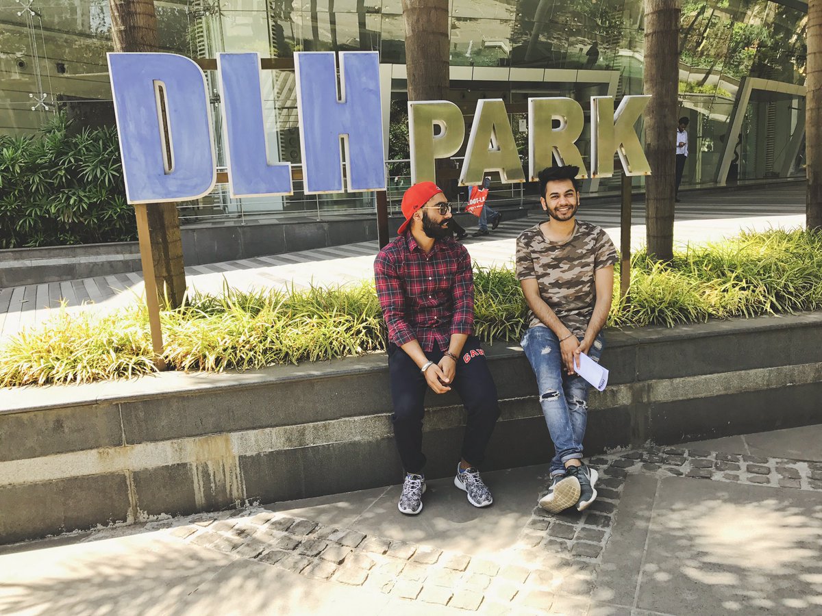 tajinder_3aji's tweet photo. #meetingaa #DLH #3AJI👳🏻#TARAN👨🏻#AMBALAWALE👑 https://t.co/uwR5uvFPXY