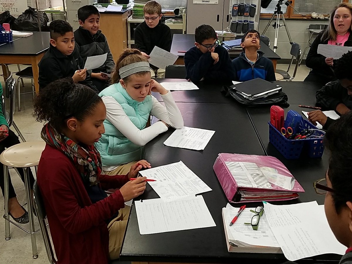 turnercoach1024's tweet photo. @GrandviewEagles #6th grade Math Leap Year Seminar. https://t.co/A501eKPnse