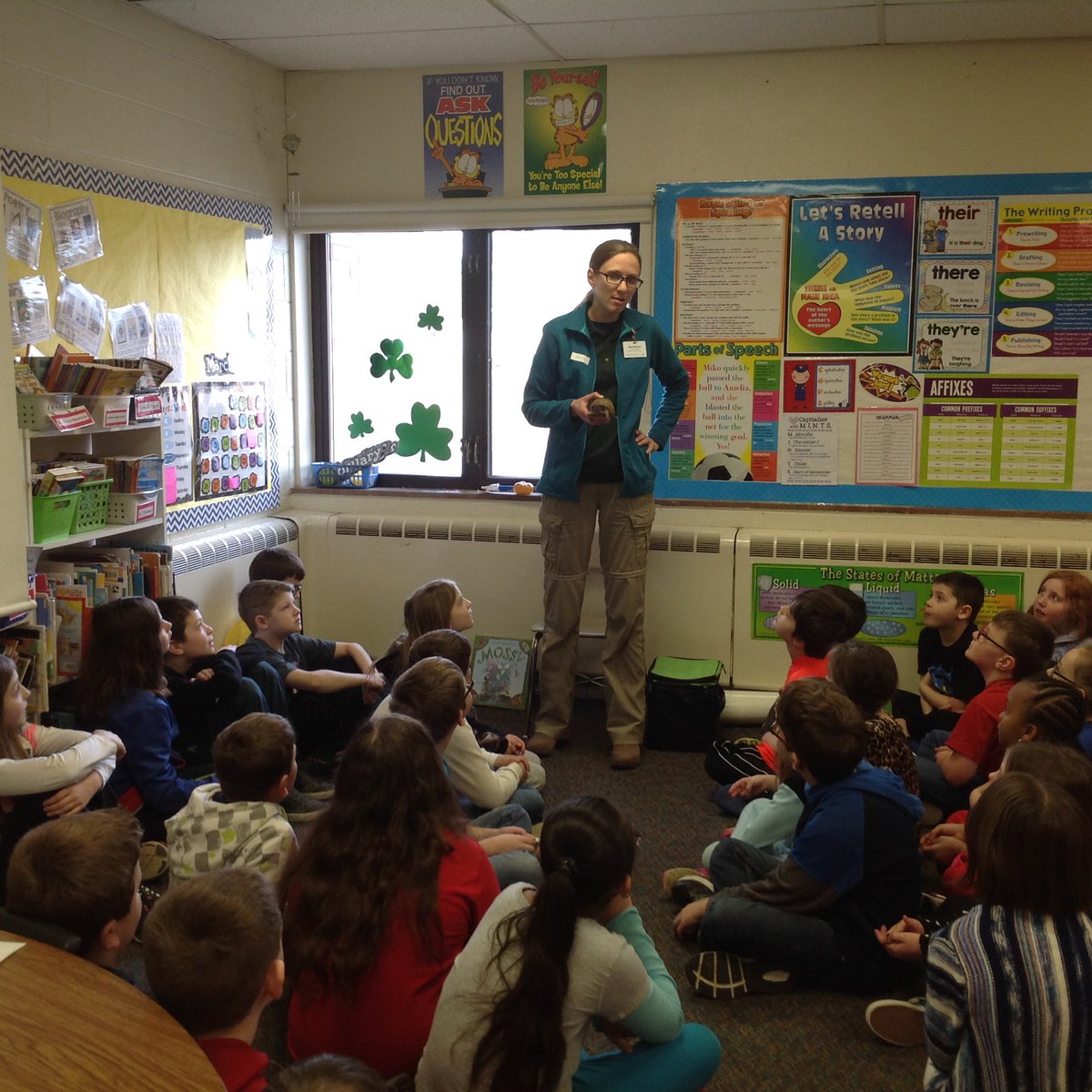 KaczorsThinkers's tweet photo. Ms. Michelle fr For-Mar read to 3rd Ss &amp; surprised them with a special friend. @SyringDragons @swartz_creek @Matusmarvels #boxturtle https://t.co/0OVEkiTQ4C