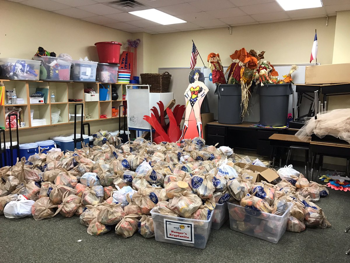 thelesbuglady's tweet photo. Over the moon proud of @LibertyElemKISD & LES Ambassdors for #snackpackattack benefiting @cstorehouse! @KellerISD @kisdROCK https://t.co/yNf2pmhVaR