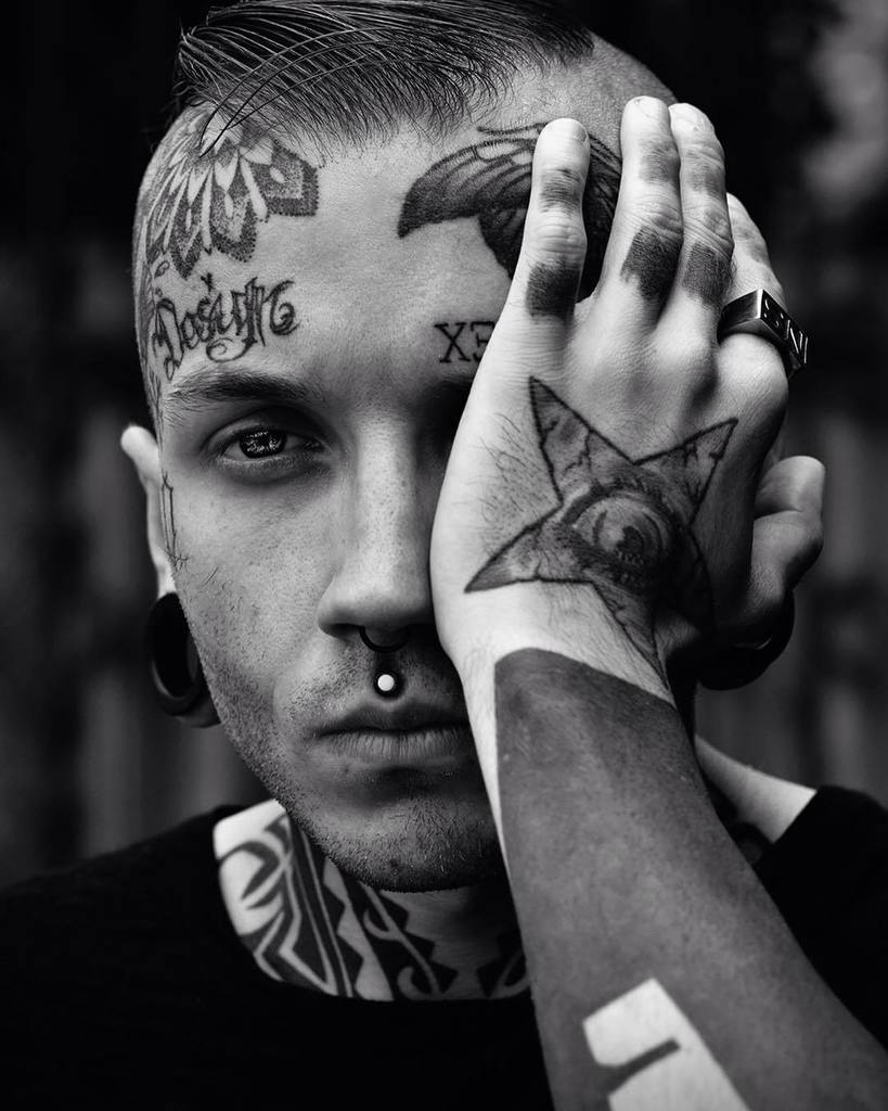 KALTBLUTMAG's tweet photo. taken from #SuicidalBoy by #XanderHirsh @xander_hirsh
https://t.co/q7Igoq2y68
A #KALTBLUT #exclusive #editorial. #… https://t.co/rGizHuQult