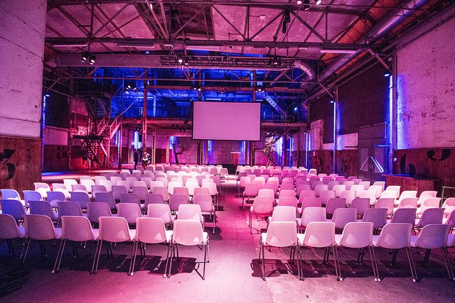 Dutchento_EN's tweet photo. LAST CALL: op dit toffe podium van @DeFabrique jouw inspirerende talk houden tijdens #MM17NL? Aanmelden: https://t.co/QBH2sih1p5 https://t.co/DIc0XGVl5T
