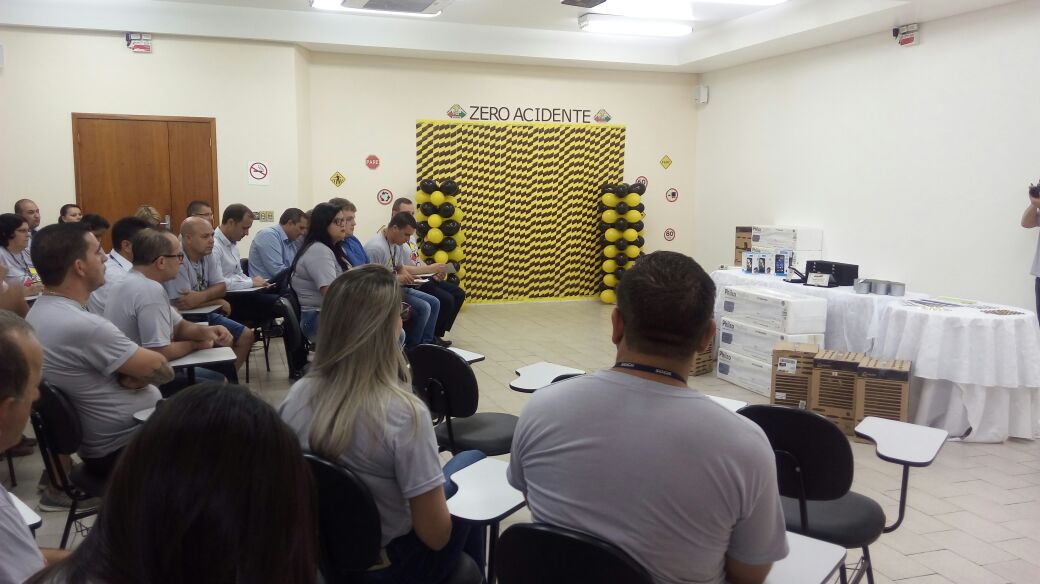 SOGIL_Oficial's tweet photo. Acontece, neste momento, o evento de premiação do #ProgramaZeroAcidente. 🚌💨 #SOGIL #ZeroAcidente https://t.co/tD4bylmCyC