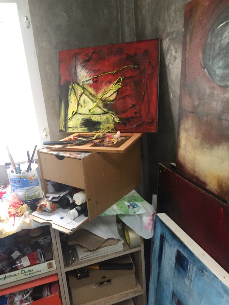 JuliaOscarson's tweet image. What connects us and are we more connected than ever in history or are we more disconnected? #studiothoughts #art