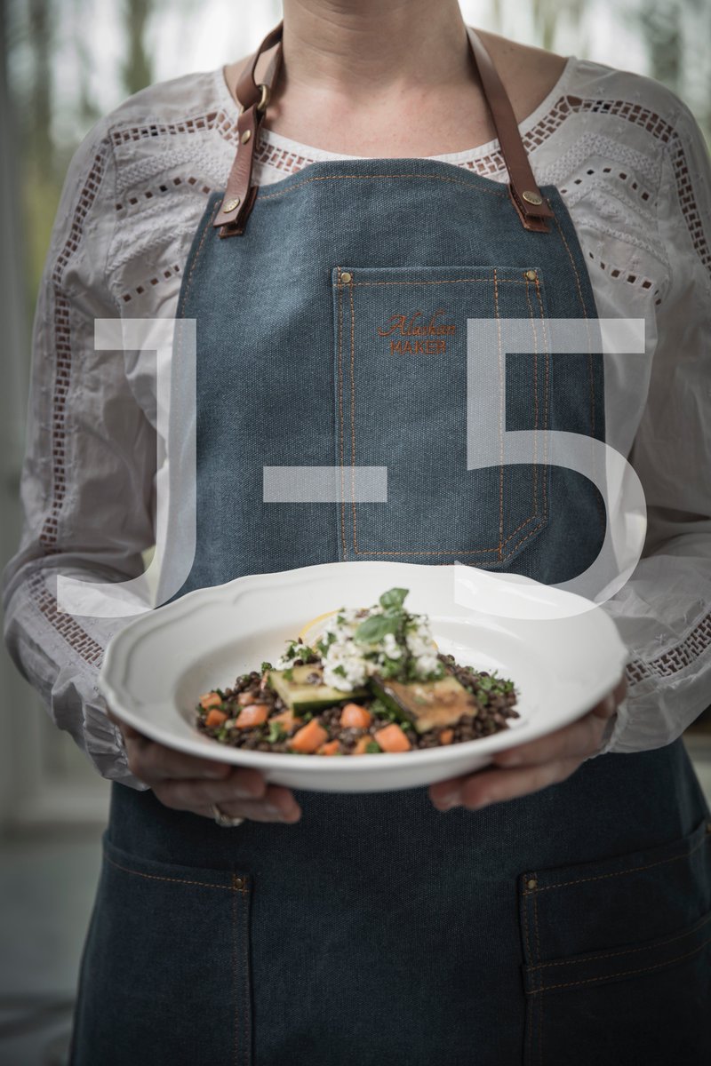 AlaskanMaker's tweet photo. J-5 !  Des tabliers BEAUX, ROBUSTE, PRATIQUES. Bientôt disponible! #tablier #cuisine #mode #cuisine https://t.co/VfKVN3b5wh