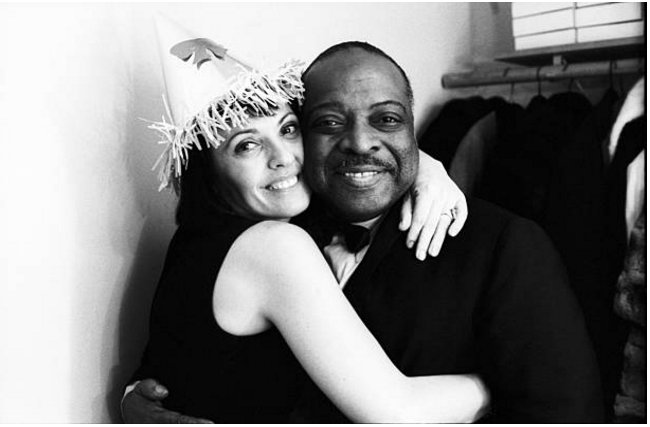 Happy birthday Keely Smith
Celebrating New Year\s Eve 1963 with Count Basie
Photo: David Gahr 