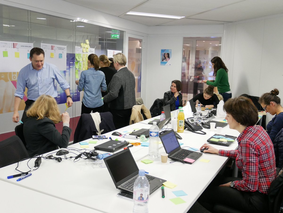 FloGuillin's tweet photo. Ce matin c'est REX en mode #brainstorming avec l'équipe culture ! #AgileWorking #AgileWorkingbyAXA @AXAFrance https://t.co/3Oz83rktoS