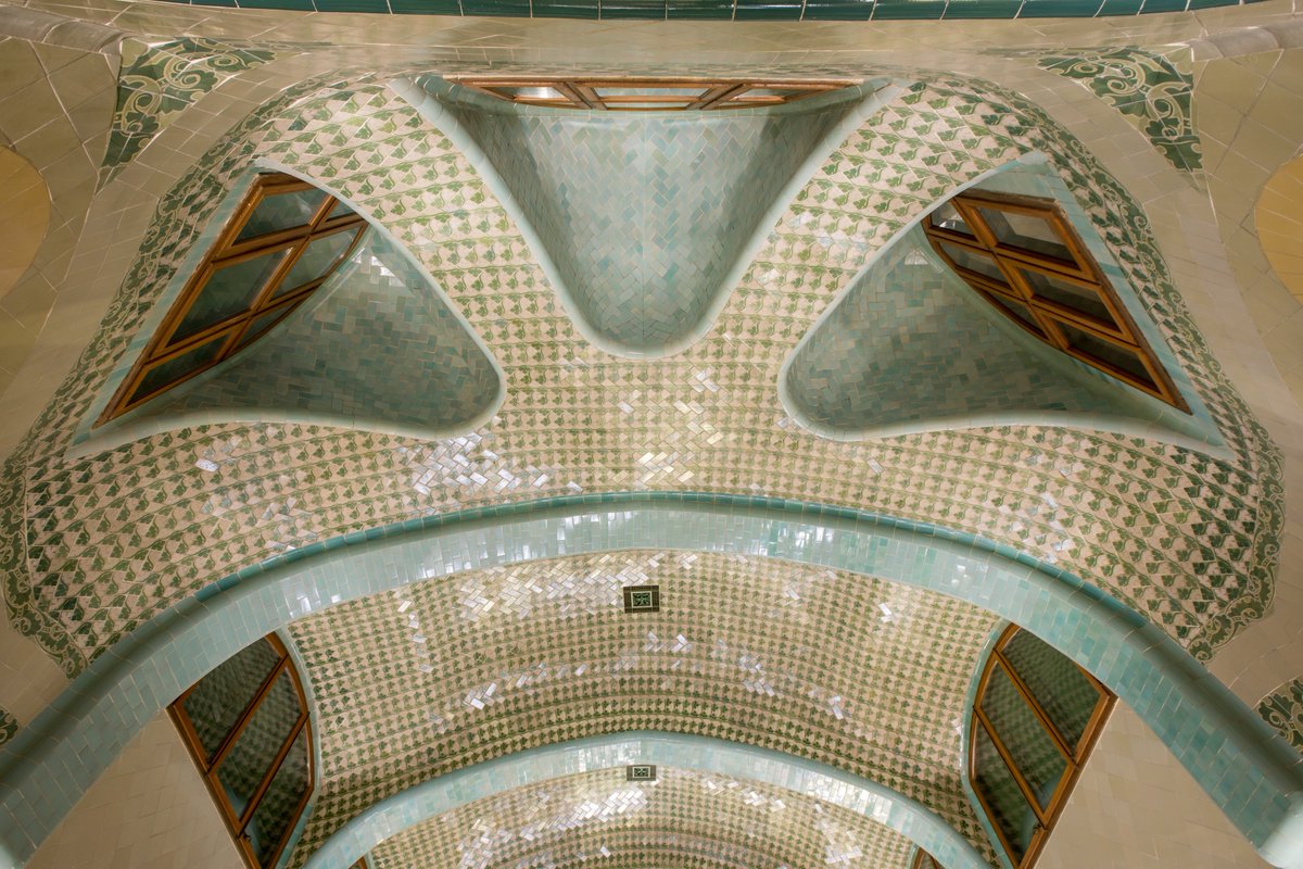 santpaubcn's tweet photo. ¿Sabías que los colores de la cerámica que recubre los edificios de Sant Pau tenían un uso terapéutico? #SantPauBCN https://t.co/9LuSwUeBX3