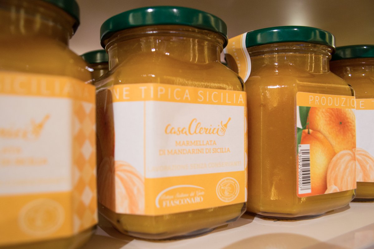 Buona e golosa, la marmellata ai mandarini di Sicilia è tutta da gustare!E la trovi nella #bottega di <a href="/Casa_Clerici/">Casa Clerici</a>! Buona giornata!🍊