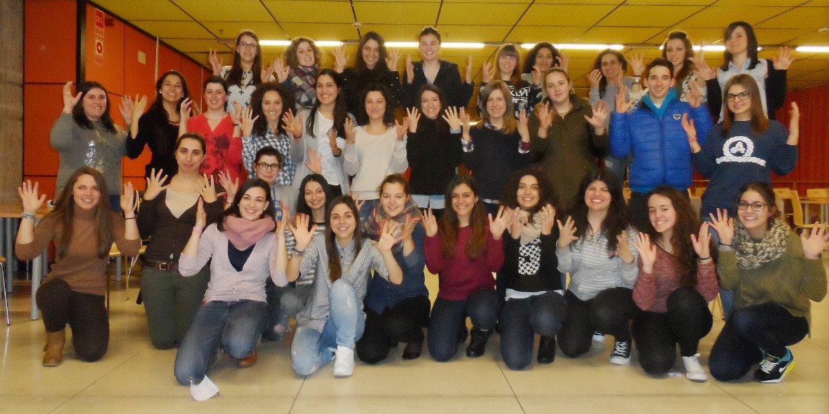 Nova edición do curso de lingua de signos na Facultade de Ciencias da Educación
Do 20 de marzo ao 6 de abril 
ow.ly/fdsP309JunG