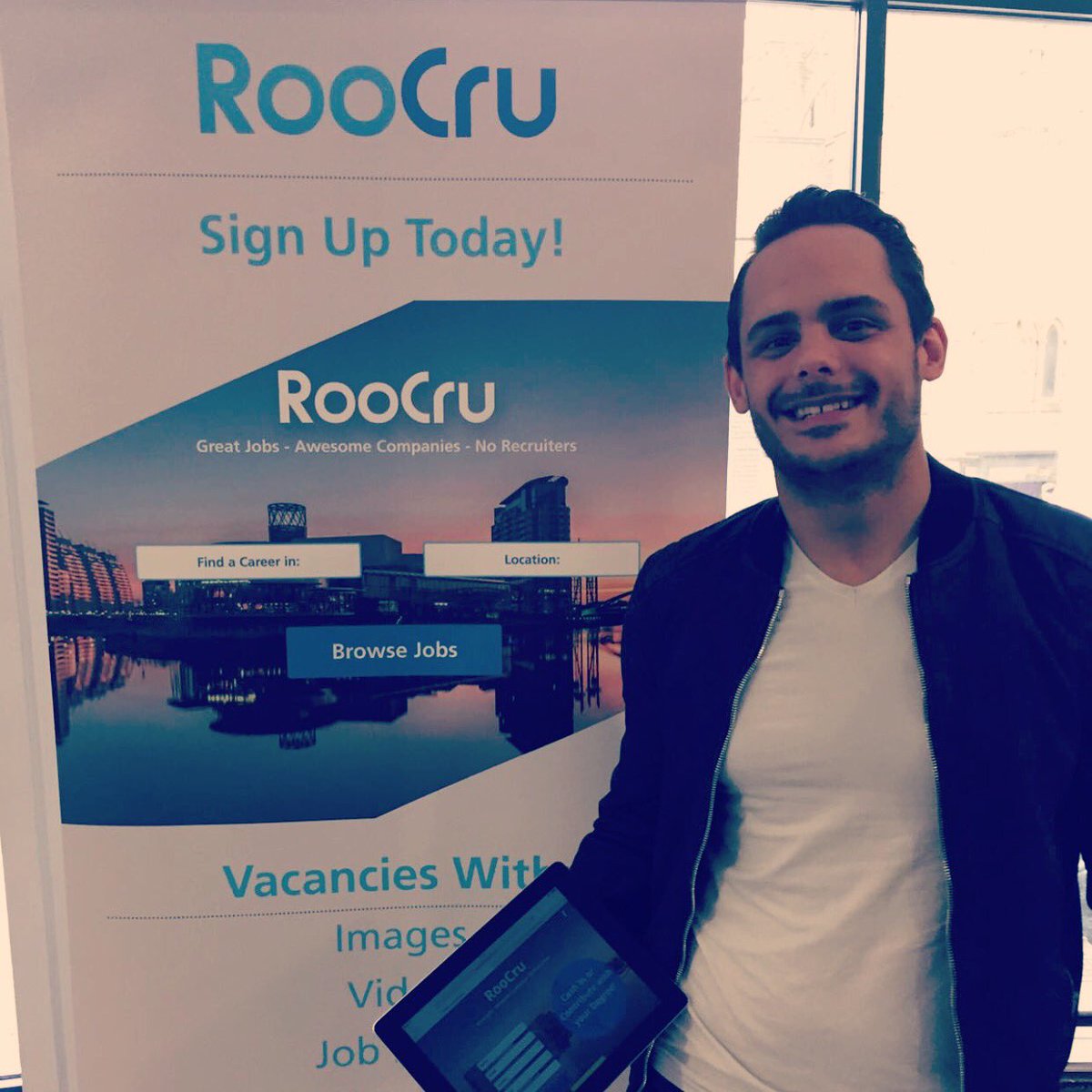 Roocru_'s tweet photo. Calling all students graduating in the Summer! Get paid/donate £10 to search for exciting roles on RooCru visit https://t.co/gg5CDRHQxY https://t.co/t4YQr8jJsB