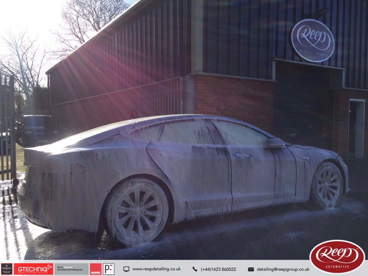 ReepYorkshire's tweet photo. Another @TeslaMotors in the studio! This #ModelS is receiving a @GtechniqUK #CSBlack application. Protect your pride & joy today! #carcare https://t.co/kxGu8Y7VFh