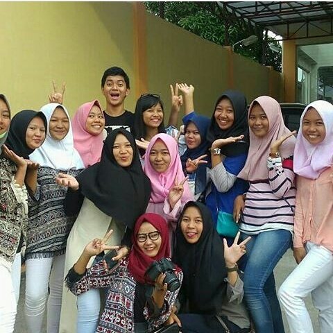 Ada yang mau kaya mereka bisa foto sama <a href="/AjilDitto_08/">Ajil</a> ?  Wkwk