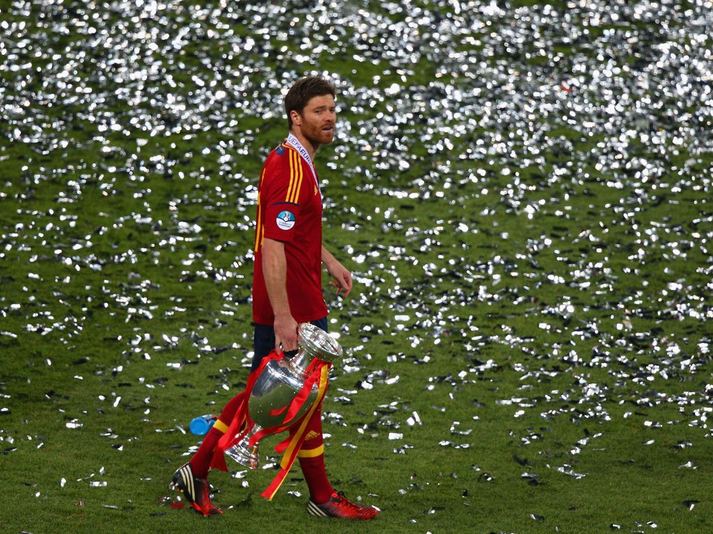 RevistaPanenka's tweet photo. Se retira uno de los mejores centrocampistas de la historia de España. Se le va a echar de menos. ¡Gracias por tanto, @XabiAlonso! https://t.co/3phK9e6obN