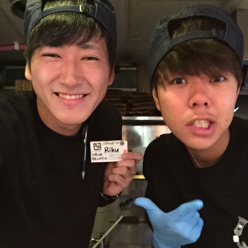 mitsuyariku's tweet photo. ３月１３日(月)をもちまして牛角 卒業致しますのでみなさん是非食べきてくださいね😊もちろん、相方も出勤しておりますよ！ https://t.co/d0d7WSkn1P