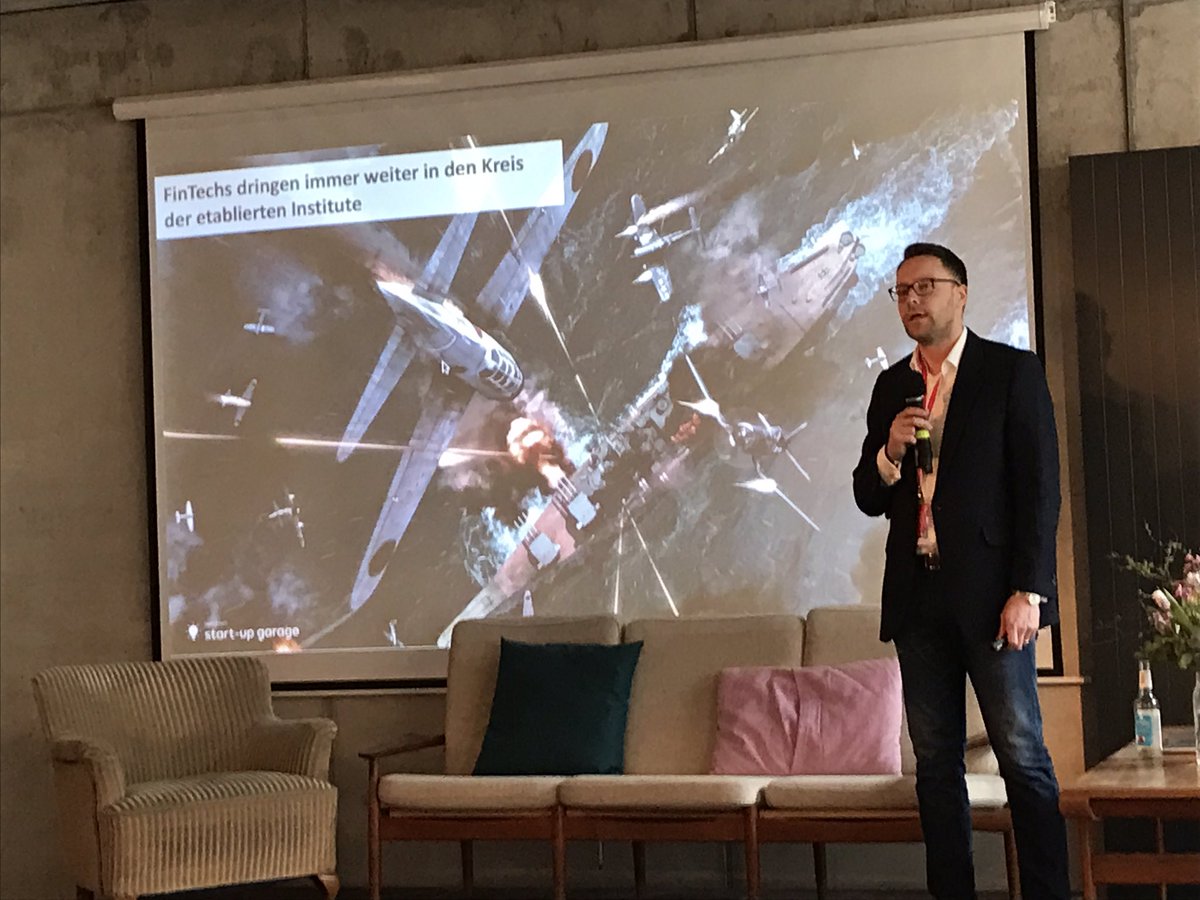 <a href="/mariuszbodek/">𝙼𝚊𝚛𝚒𝚞𝚜𝚣 𝙱𝚘𝚍𝚎𝚔</a> heute bei uns auf der Bühne über die digitale Transformation der Banken #tbdhh2017 @betahausHH @spk_pbdt