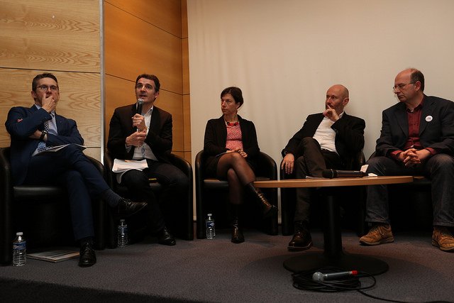 VilledeGrenoble's tweet photo. #BiennaleGre2017 Conférence en cours à la @ccigrenoble sur la mobilité, les  projets d'infrastructure, les innovations, ... avec @EricPiolle https://t.co/gJU1UcWlNS