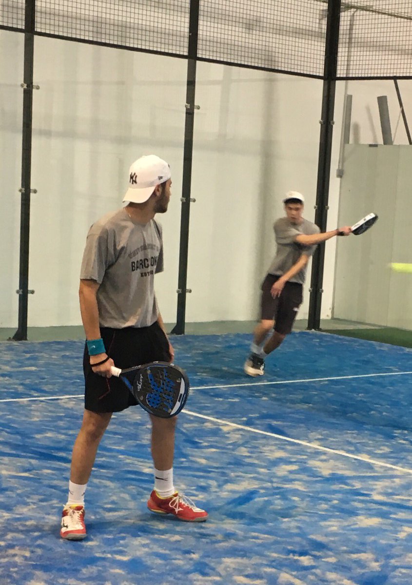 Avui som a Vic amb #CCU17 #padel. Representen a UB buscant lloc pel #CEU17 a Antequera:Insa/Batalla i Pino/Ruiz en nois i Balà/Mendez en fem