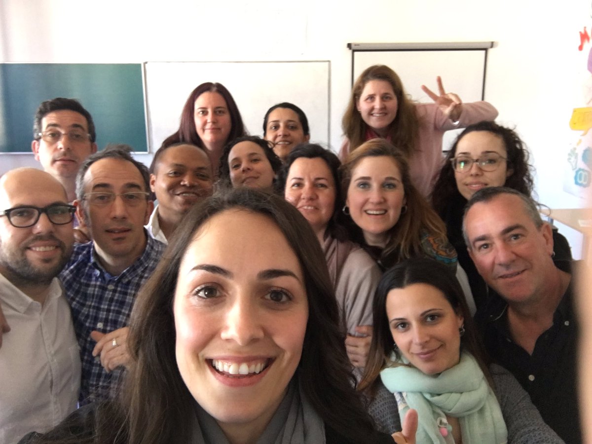 TALENTera2016's tweet photo. Ponemos fin a un precioso proyecto,que por supuesto no acaba aquí...este es el comienzo de ALGO GRANDE. Gracias TALENTera...sois unicos! https://t.co/6osOZ7XoxI